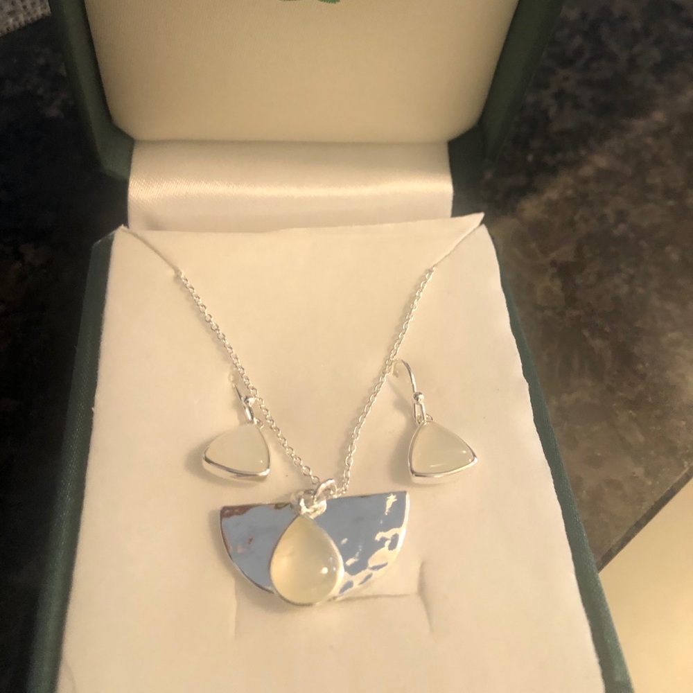 Silver necklace and earring set